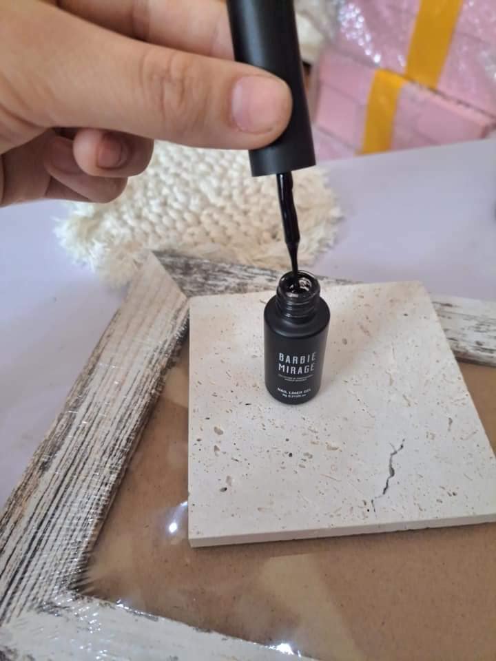 Gel cọ nét cao cấp Barbie Mirage - đen