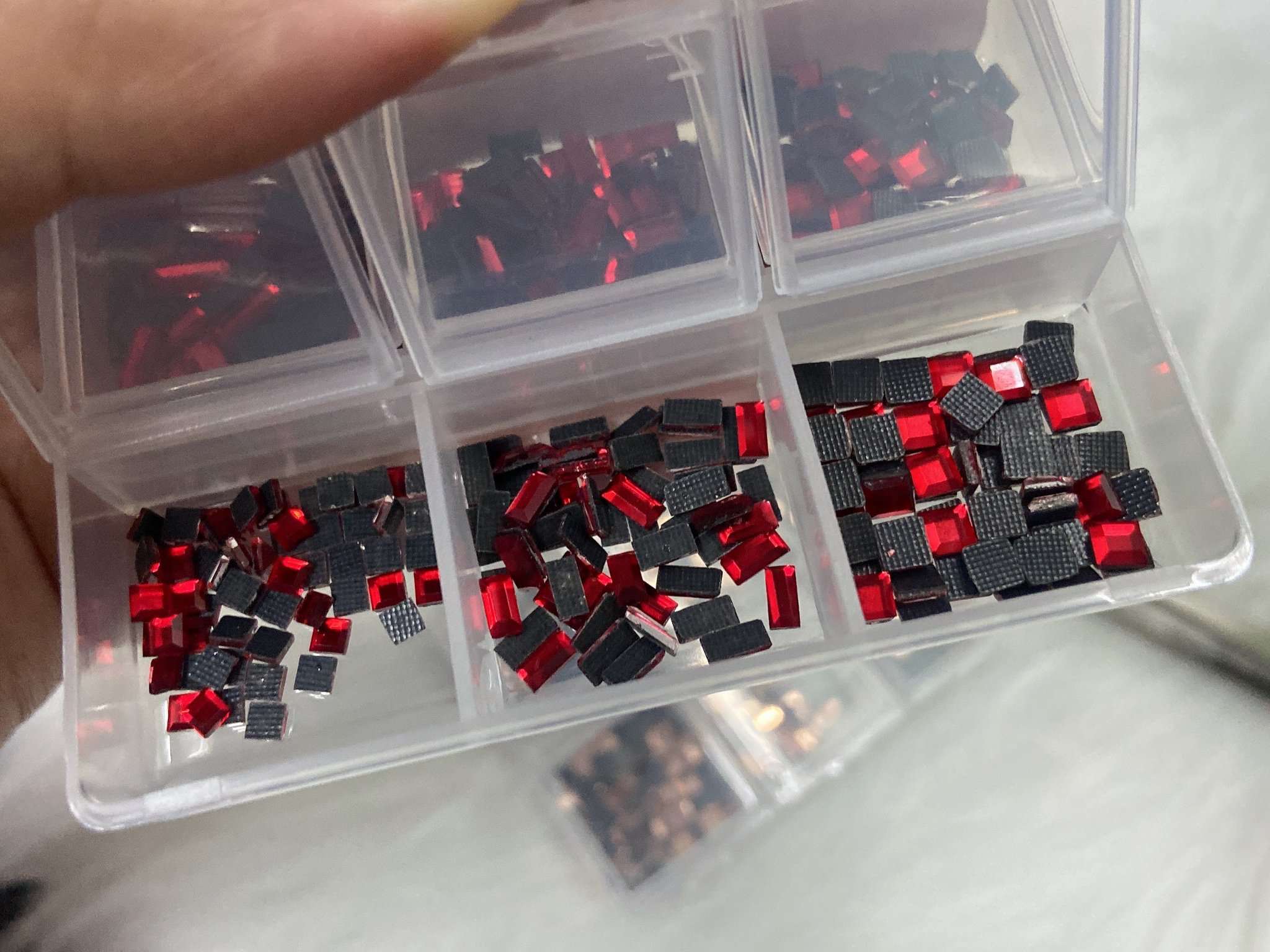 Đá chân keo chữ nhật 6 size -màu đỏ