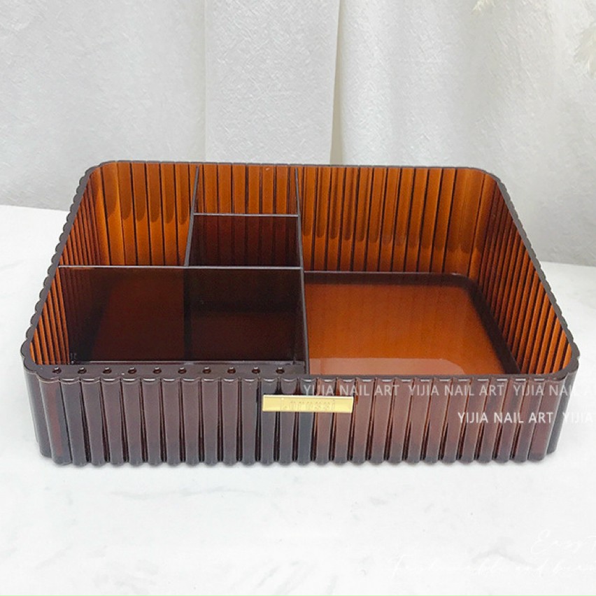 Khay meka đựng dụng cụ, cọ và sơn