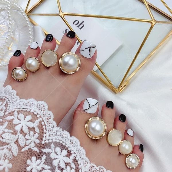 Tách chân ngọc trai