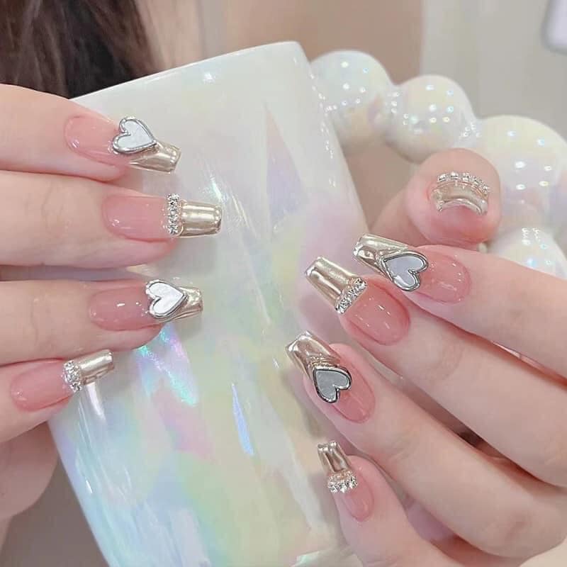 Charm tim kim loại