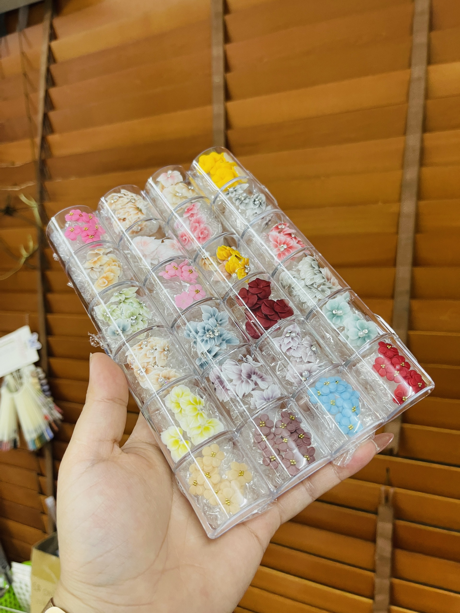 Khay hoa bột nhiều màu (240)