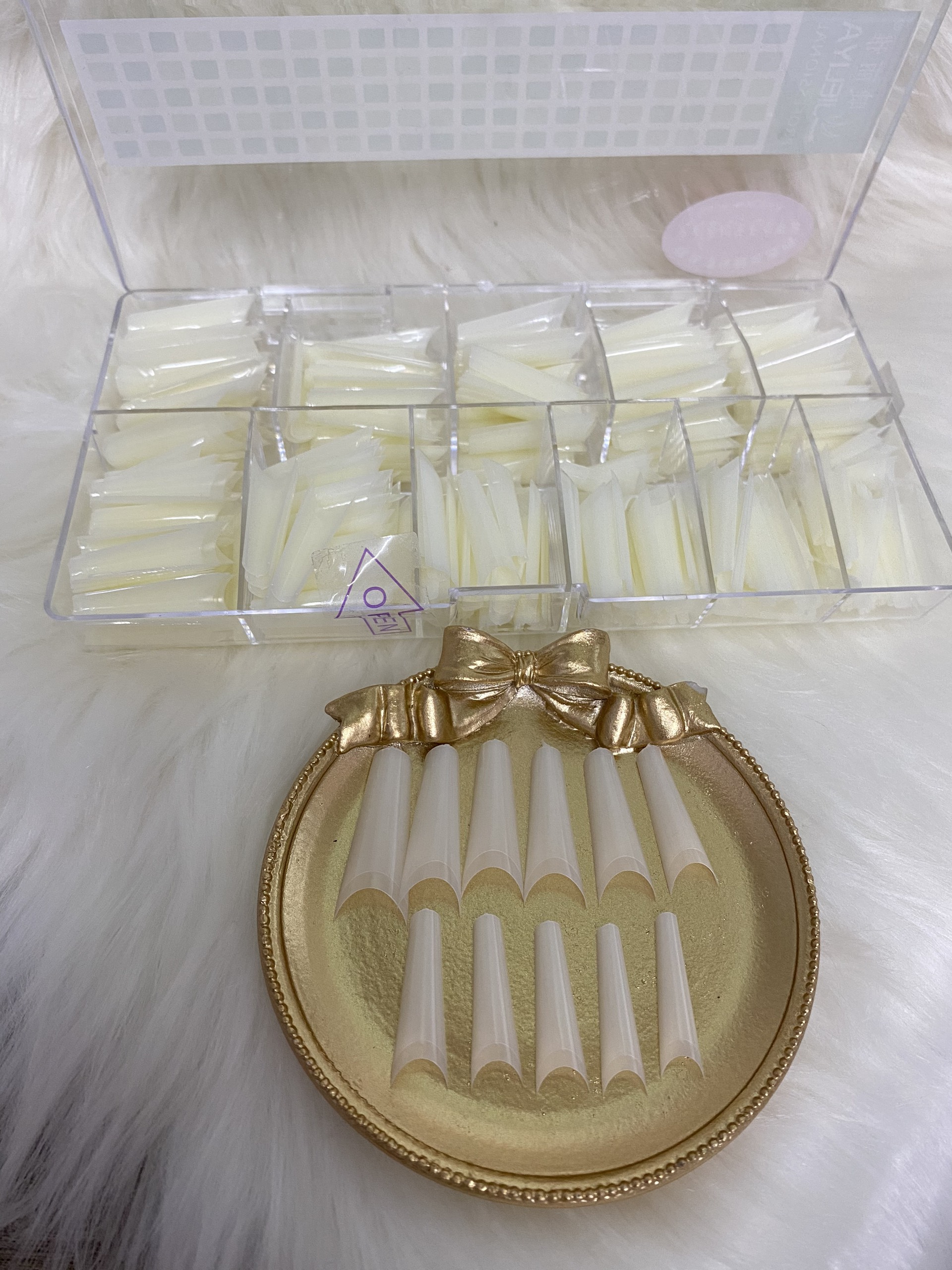 Hộp móng tip phom thang  (đục)