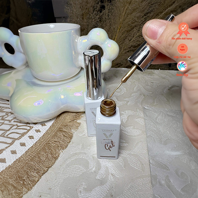 Chai gel cọ nét Metal-vàng Vinimay