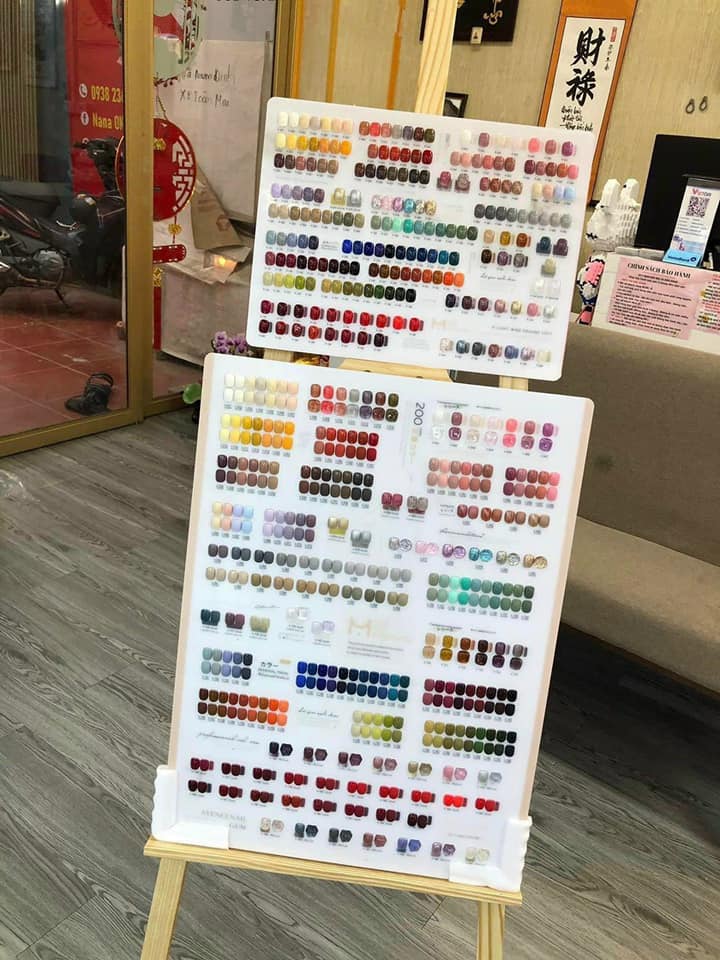 Set sơn Minayin 200 màu + bảng màu kèm khung gỗ