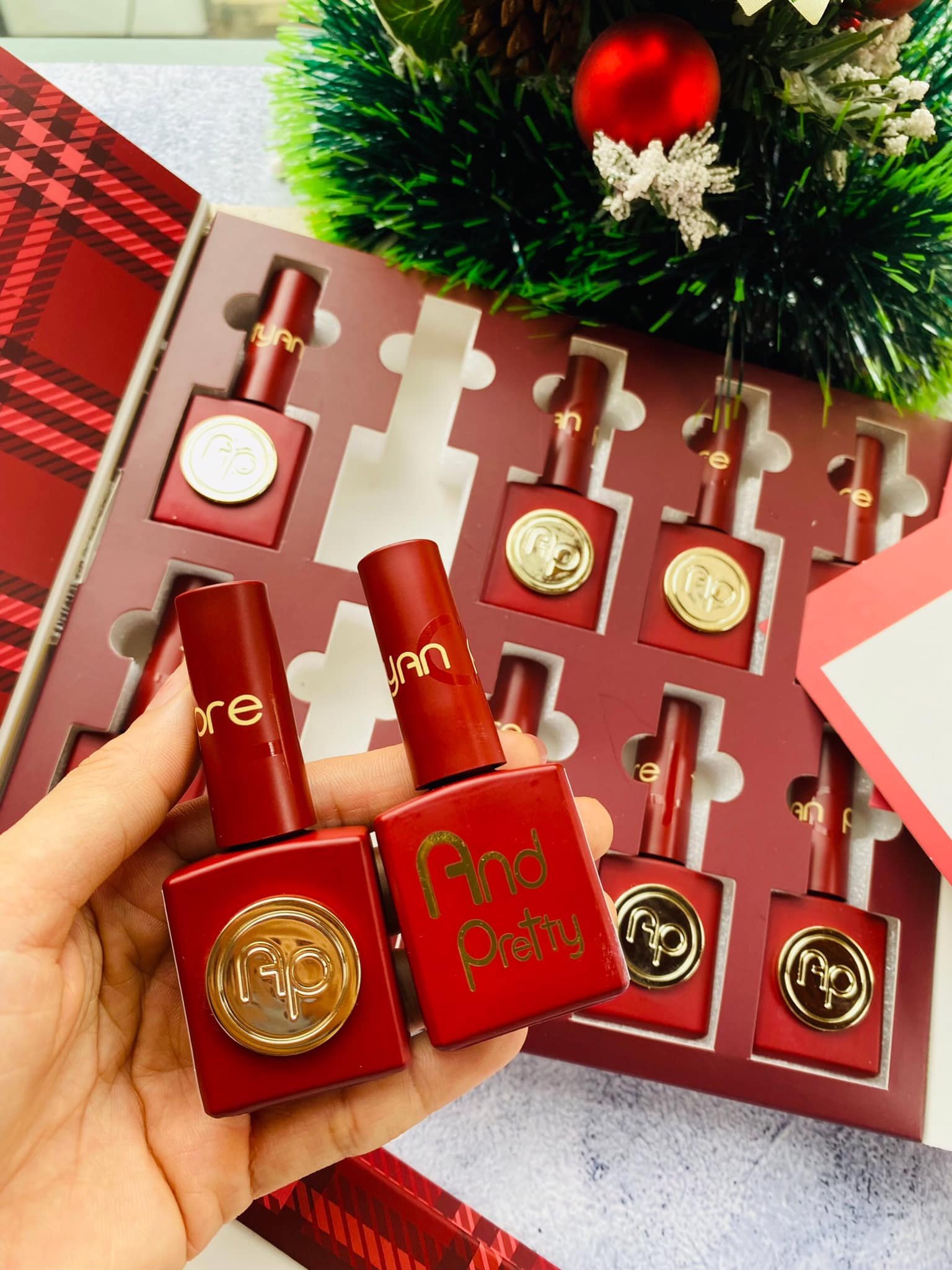 Set sơn đỏ, mắt mèo Andpretty 10 màu