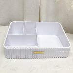 Khay meka đựng dụng cụ, cọ và sơn